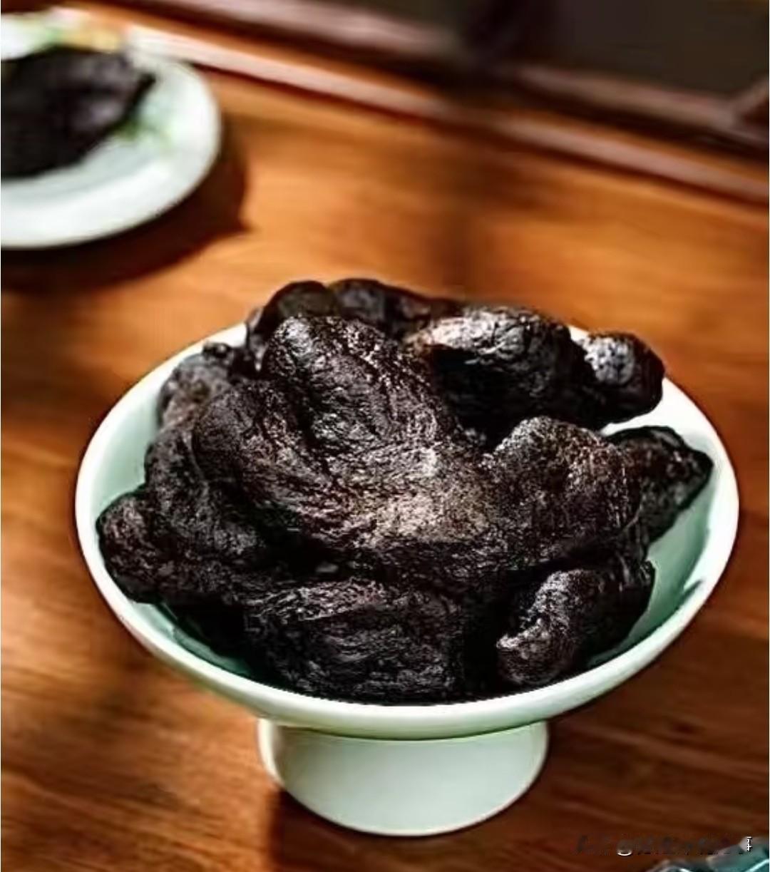 很多城里人眼里看不上眼的野草野花，在咱们老农民眼里，那可都是宝贝疙瘩，家里有个头