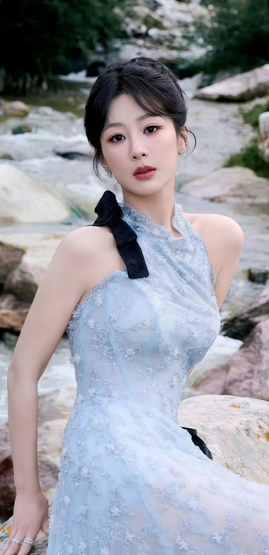 杨紫生命树白玉兰压轴以作品立身，以演技加冕！杨紫带着诚意满满的《生命树》亮相白玉