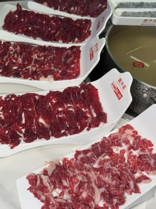 方庄这家牛肉火锅，我能炫三盘嫩牛肉
