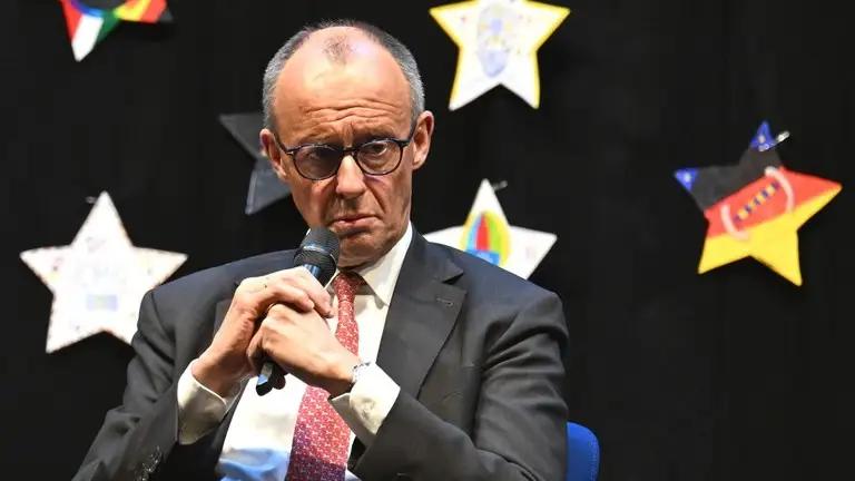 4月27日，德国总理弗里德里希·默茨宣称，乌克兰若要加入欧盟，需以与俄罗斯签署停