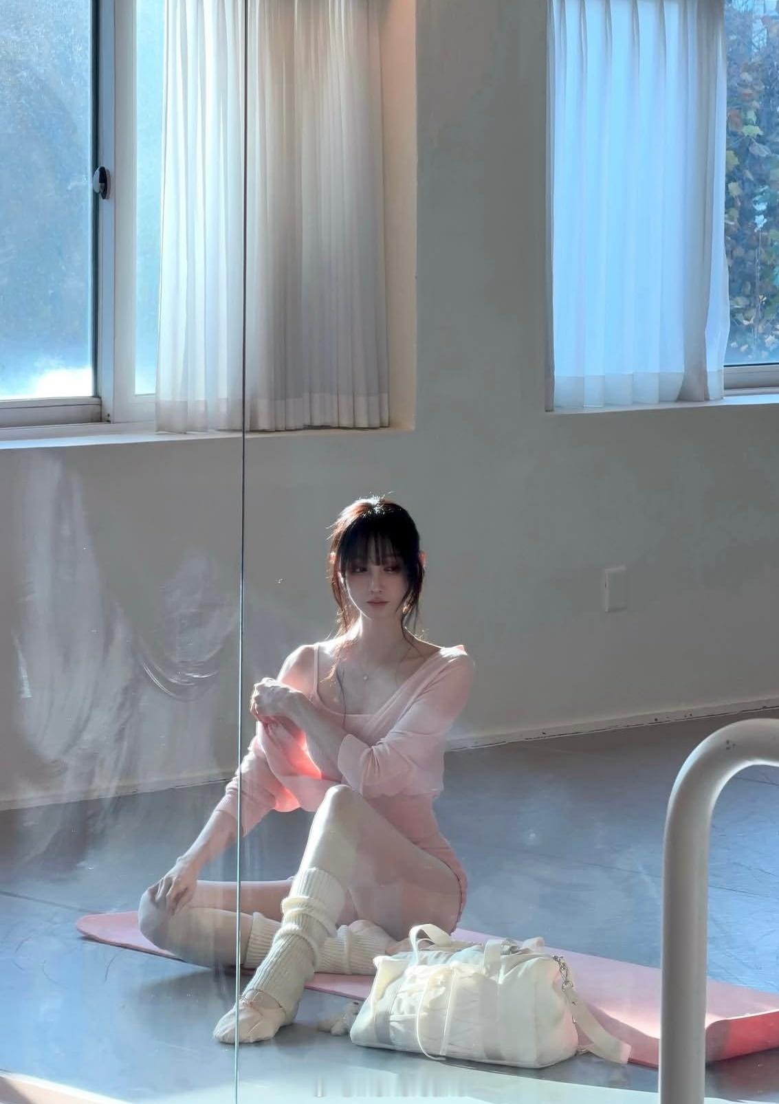 穿搭分享 连续更新第2805天韩国时尚女生日常搭配五一小长假来啦第一天韩系穿搭超