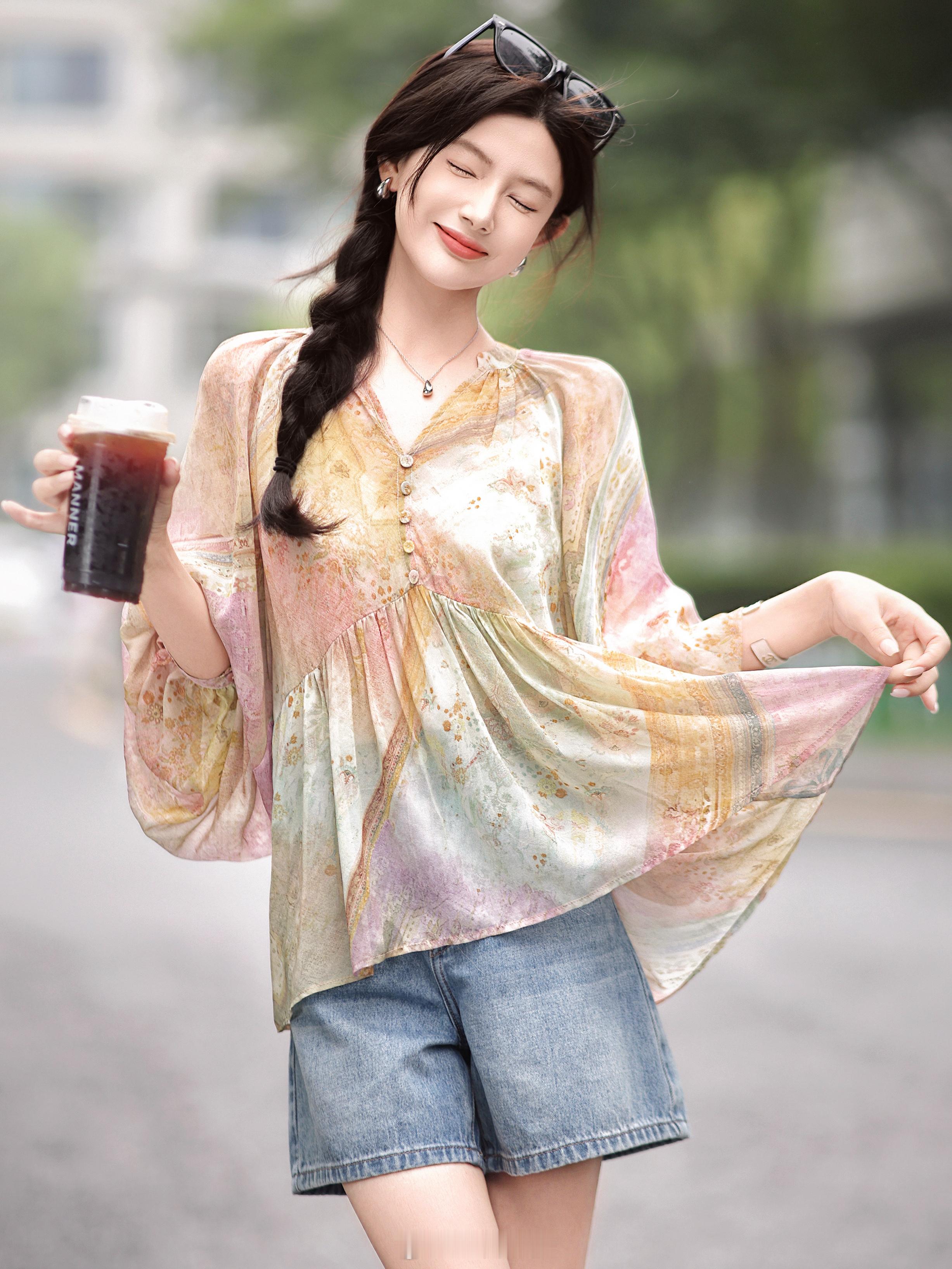 有没有人管管这小衫啊！别让我沦陷了好嘛[泪]真丝面料+油画印花 梦幻得像童话世界