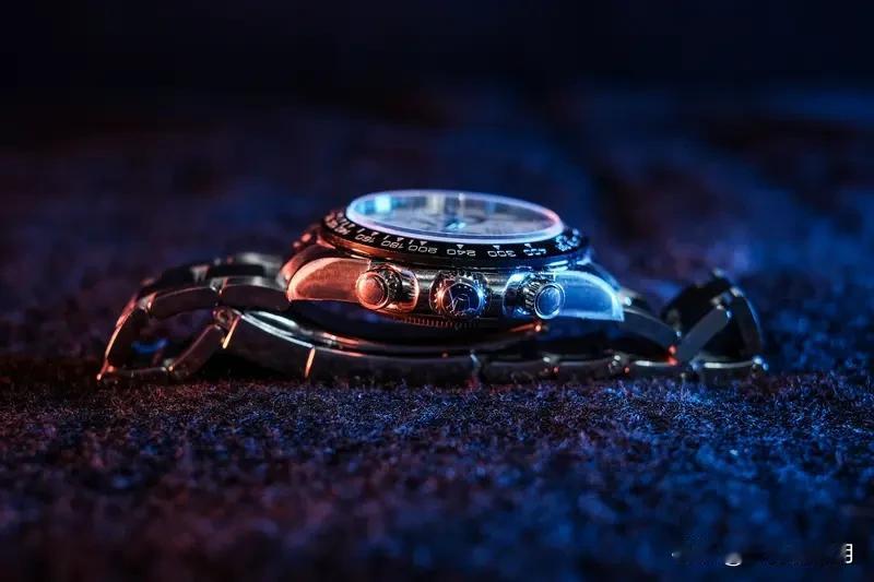 卖表救命钱被冻结
去年十月份，西安的雷某因癌症
将自己的劳力士手表售卖
结果，十