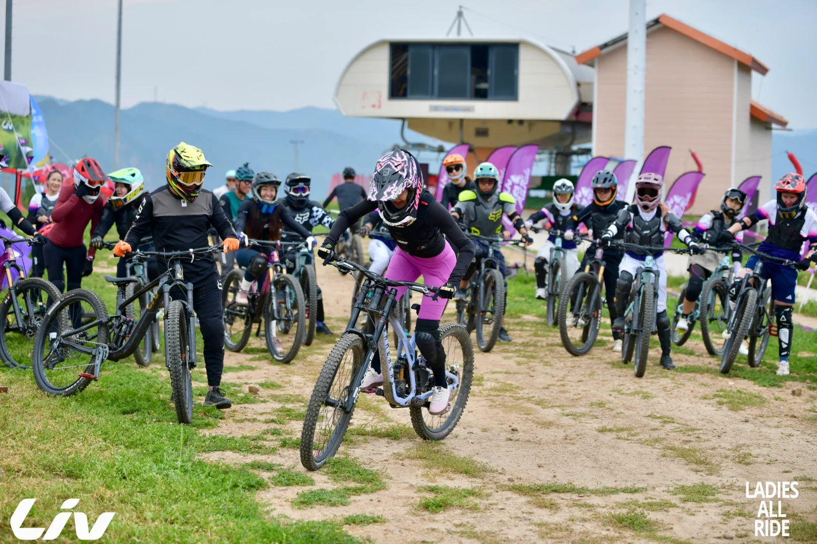 MTB战斗版瑜伽裤！谁说速降不能穿瑜伽裤？！