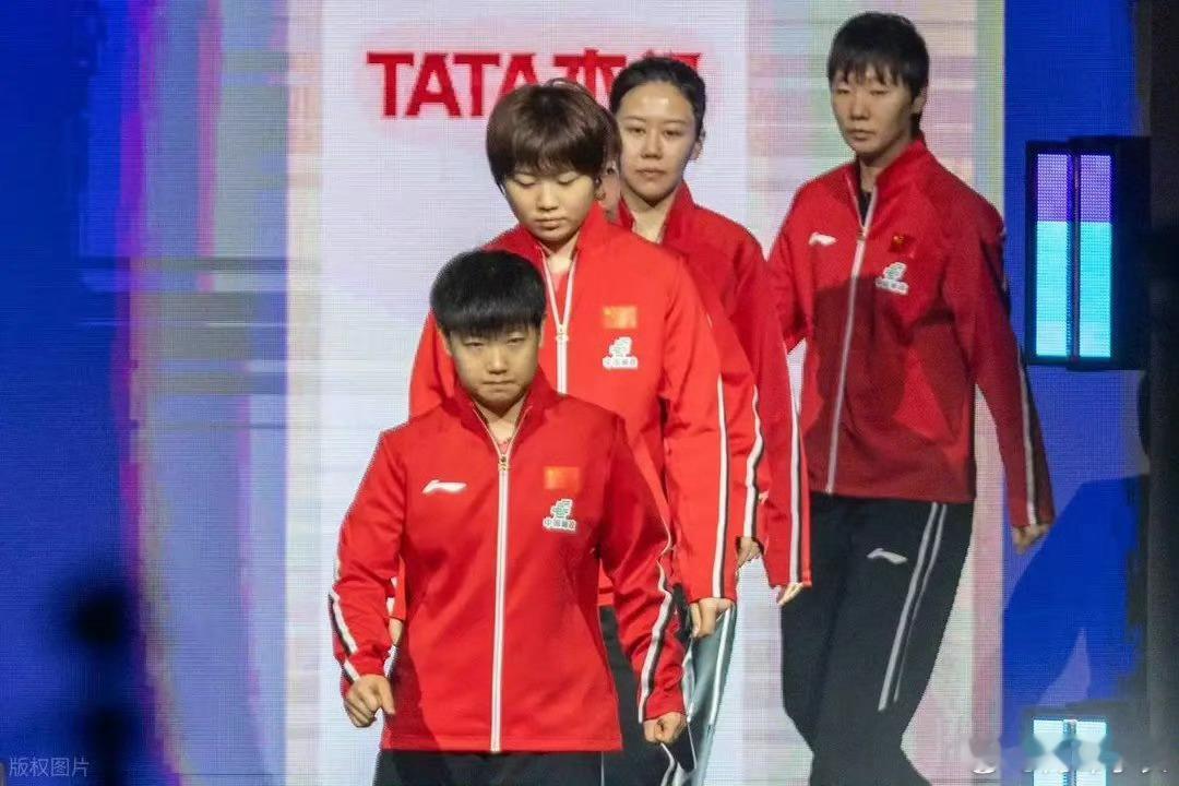 世乒赛中国女队一局未失进决赛中国女队在2026年伦敦世乒赛女团半决赛中，以3:0