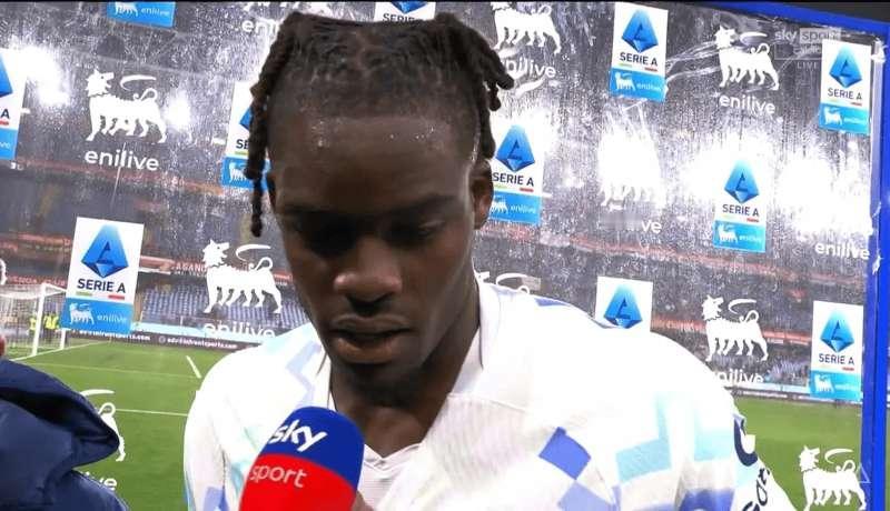 比塞克的左脚越来越舒展了。这个赛季更多出现在右中卫的比塞克，有大把机会用左脚射门