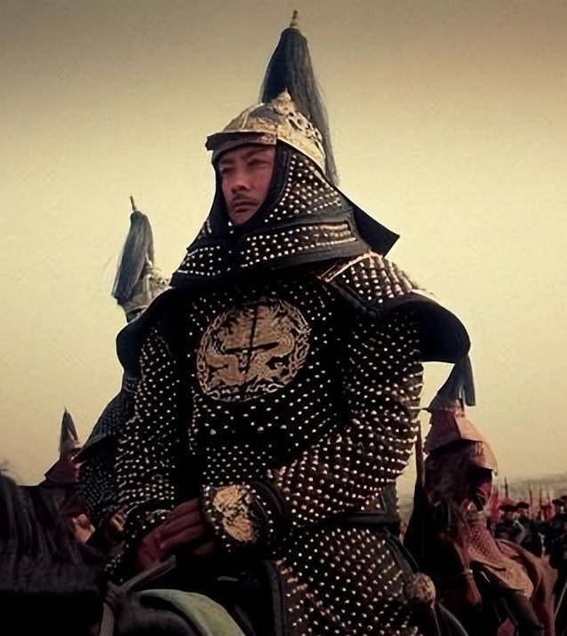 多铎，清太祖努尔哈赤第十五子，正白旗旗主，二十四岁受封豫亲王。他的名号在满清开国
