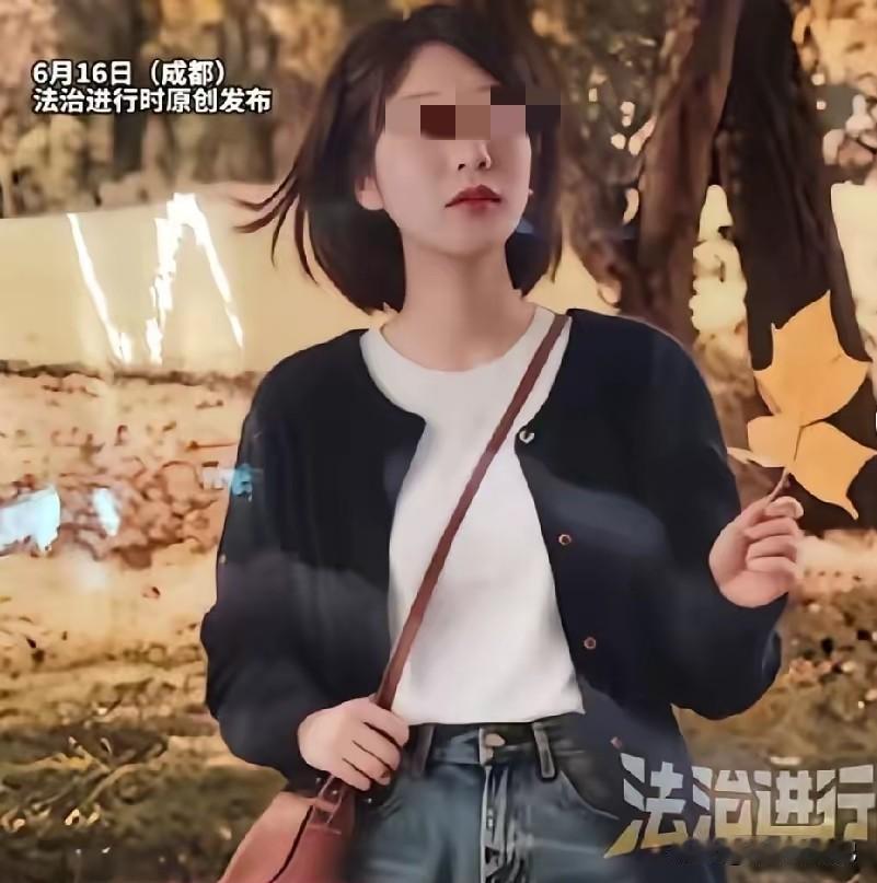 王紫雅妈妈视频中含泪自责：不该叫保安，不该让女儿走，我对不起女儿！身材高挑，气质