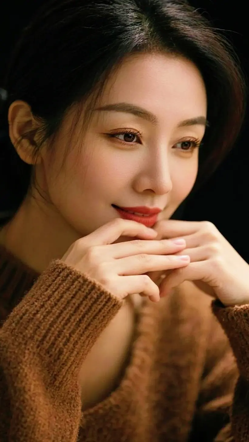 AI棕调氛围感写真 随变ai随便玩 玩法达人广告分成伙伴计划