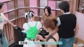 这哪是收银台这是尚雯婕的讲台尚雯婕这教学欲藏不住了！收银台秒变讲台，法语教学分男
