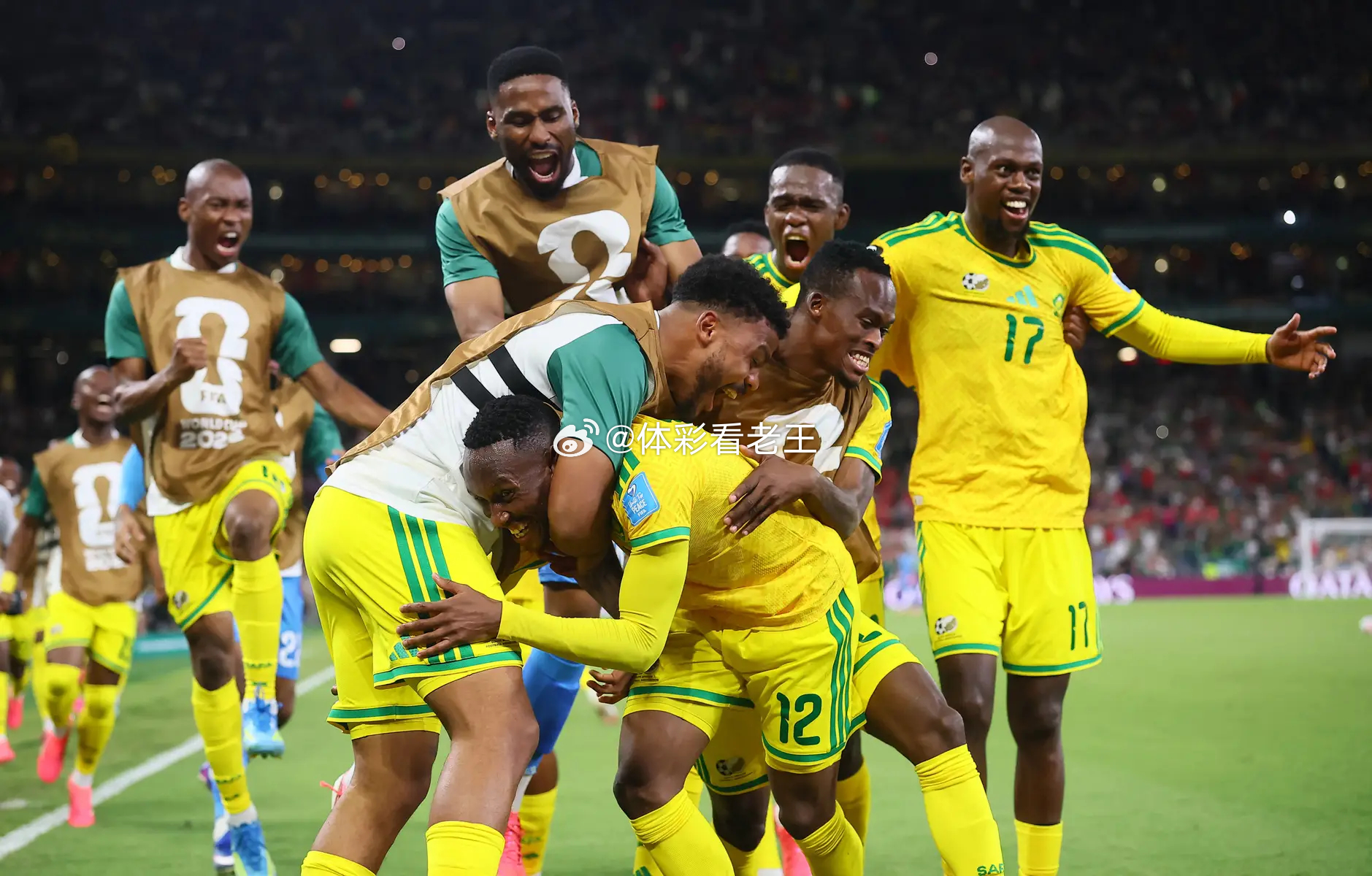 ⚽️【世界杯看点 淘汰赛首战！新军对决，戴维斯复出PK南非铁桶阵，谁能创造历史？