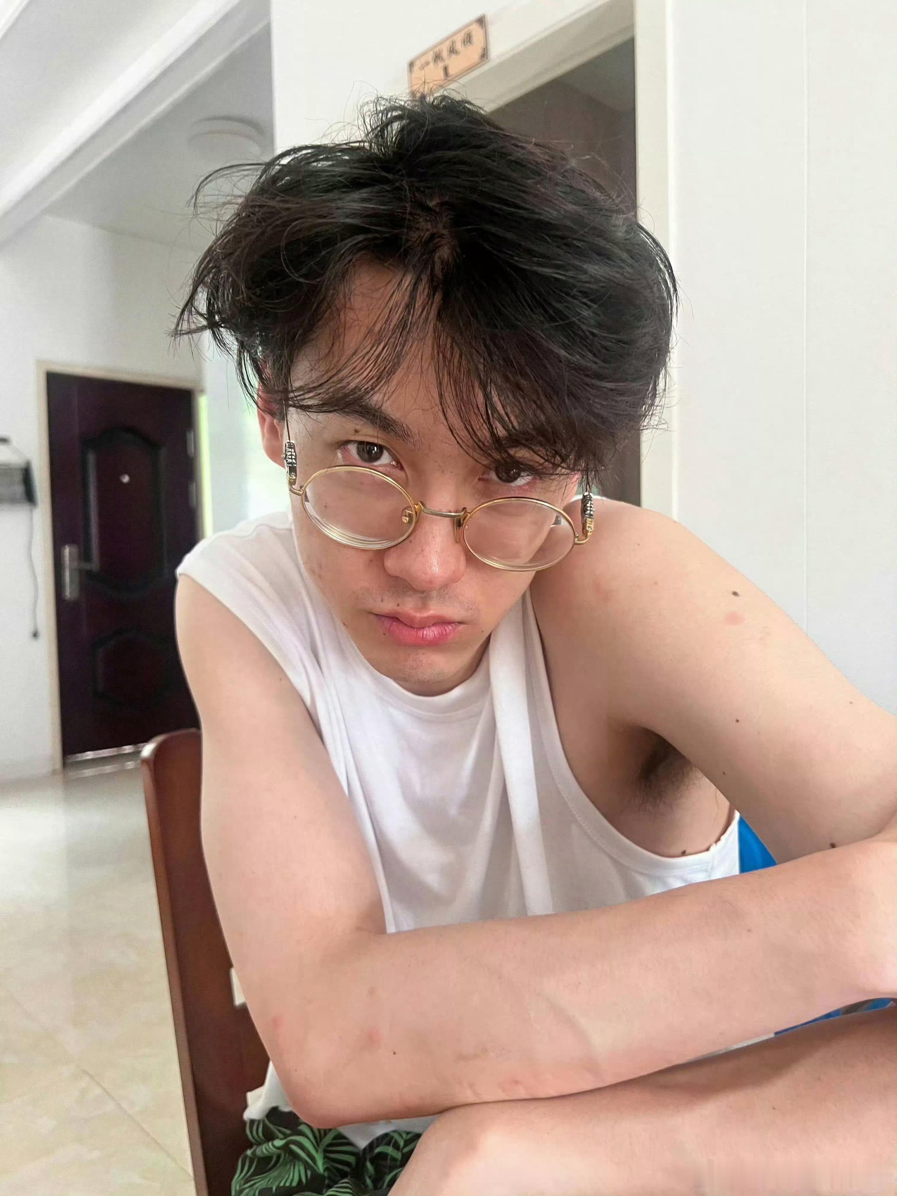 迪丽热巴田栩宁粉丝就这稠的吓人，还能舔，真的吐了