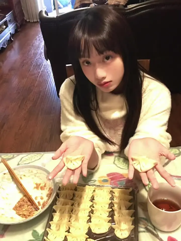 不善言辞的思念 在饺子面前漏了馅
