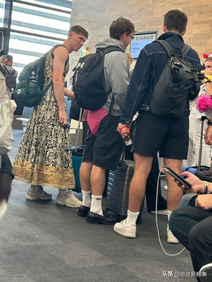 活在这个时代真好
穿衣自由