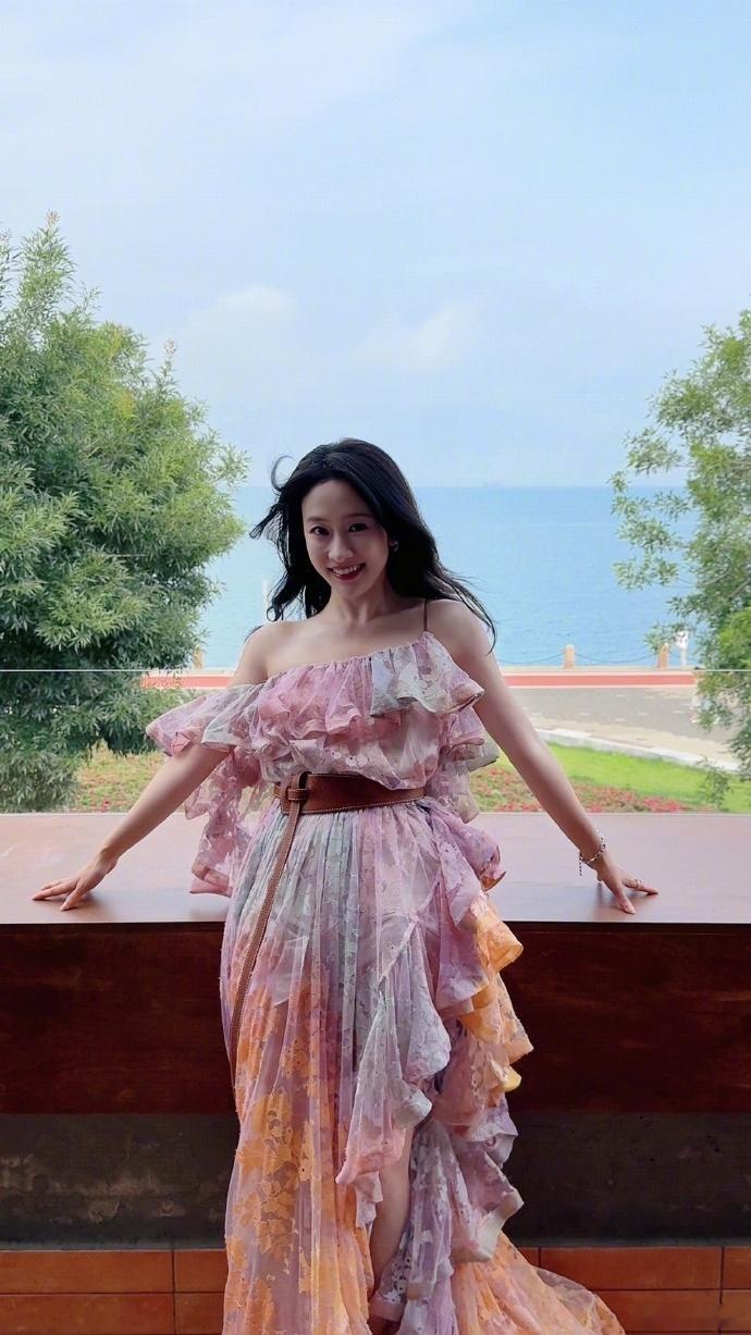刘美含告别七月plog刘美含告别七月plog🈶和大家分享了九宫格，在这个7月份