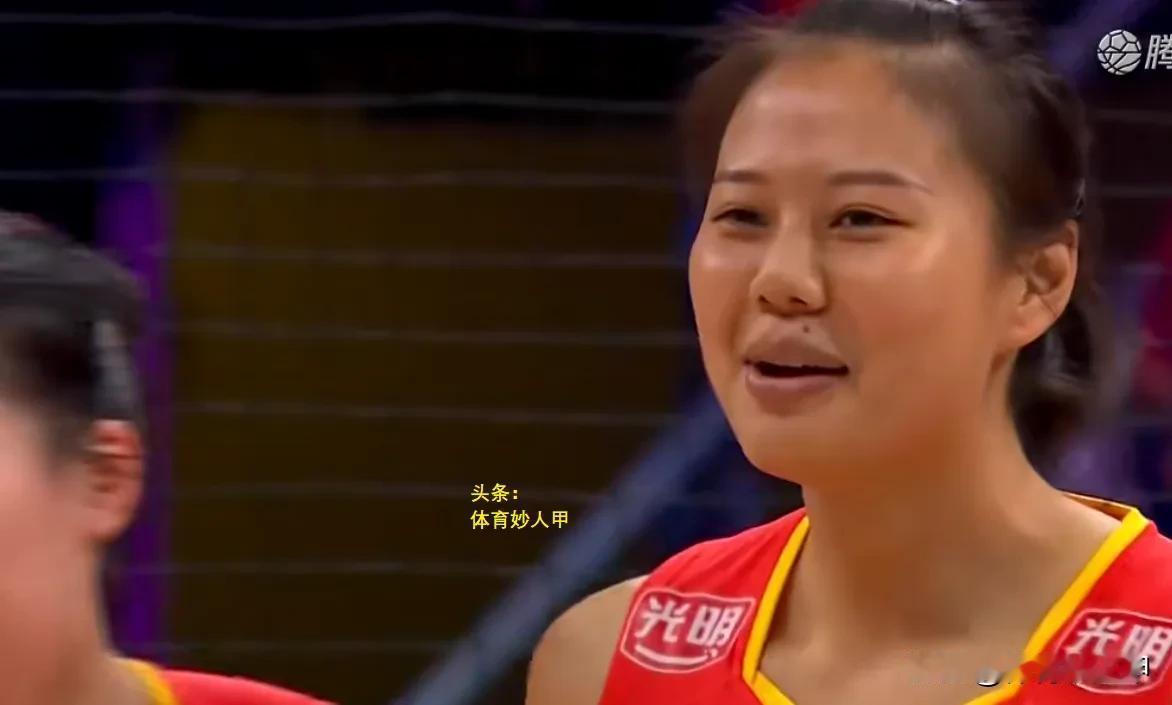不得不说！龚翔宇就是中国女排的“定海神针”，关键球处理十分出色，成为中国女排赢球