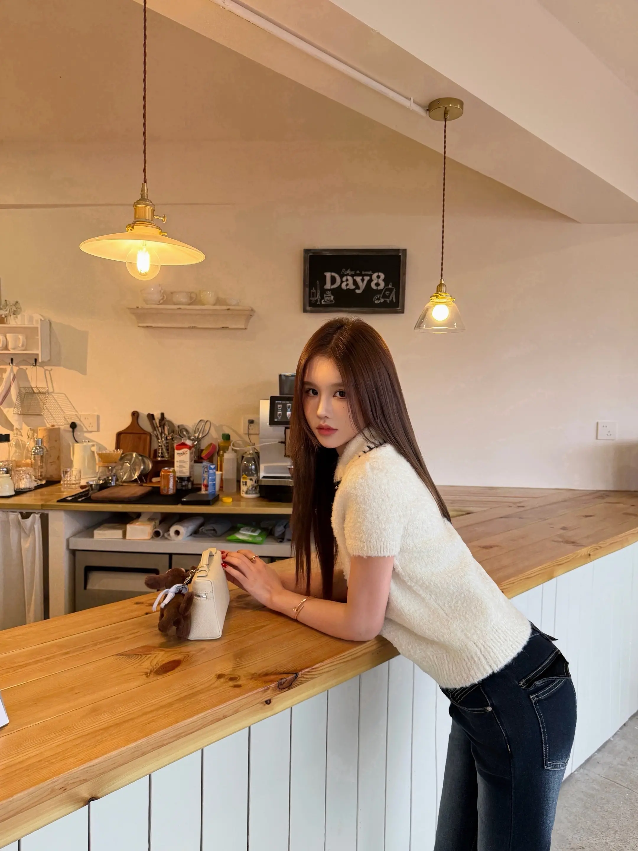 我总是用一瞬间的美好来原谅许多悲痛。