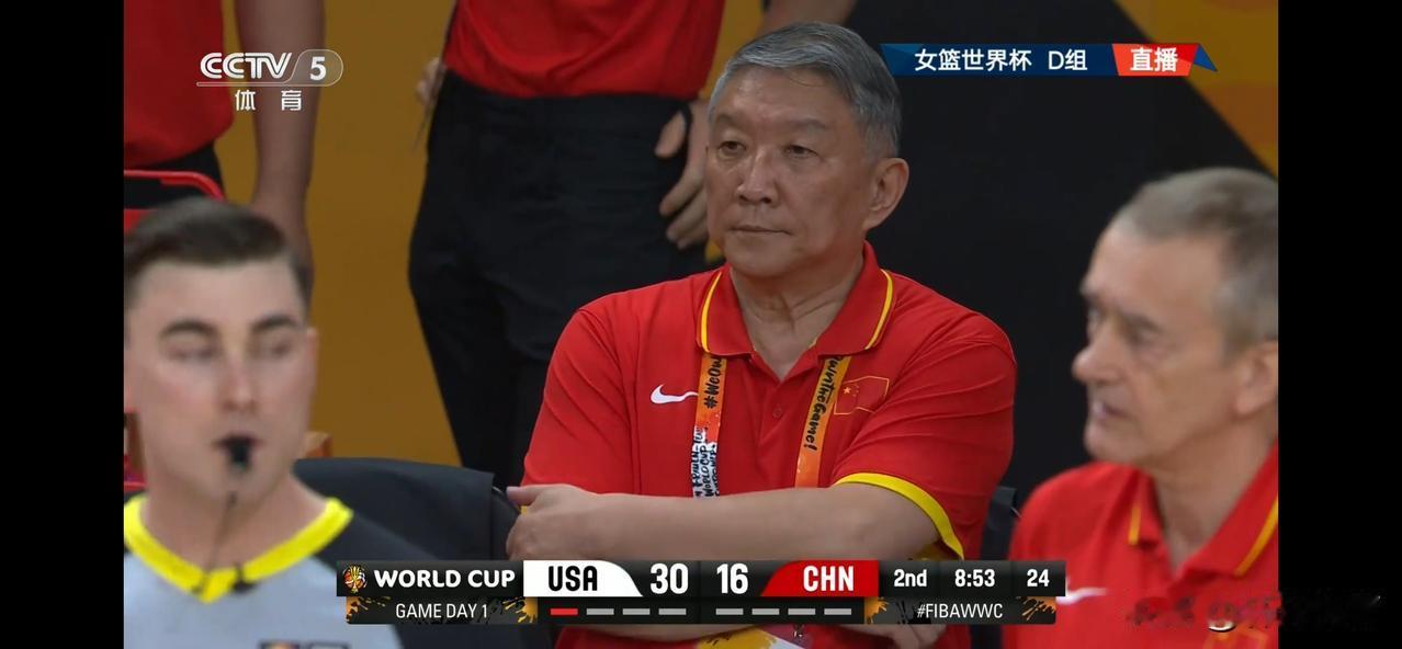 罗欣棫11分5篮板！！！中国女篮世界杯小组赛首场对阵美国女篮，半场比赛结束中国女
