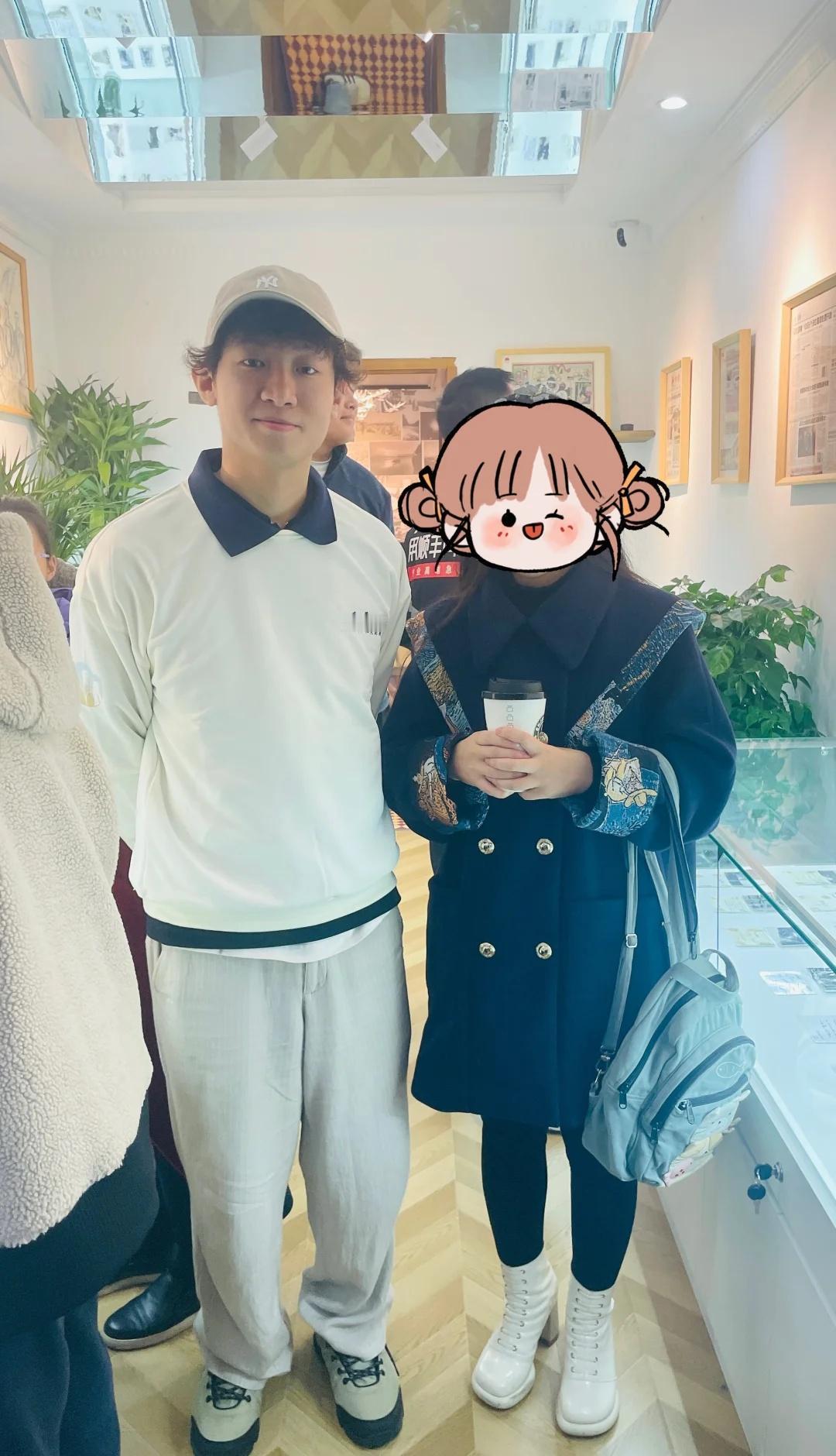 来支持和平小屋了！虽然很遗憾没有见到马库斯先生，但很荣幸见到了松松和士杰！手边只