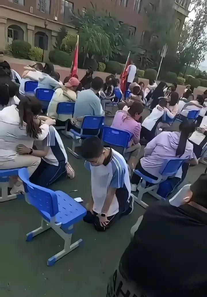 反感某些学校的这种感恩教育活动……个人观点不喜勿喷🙏