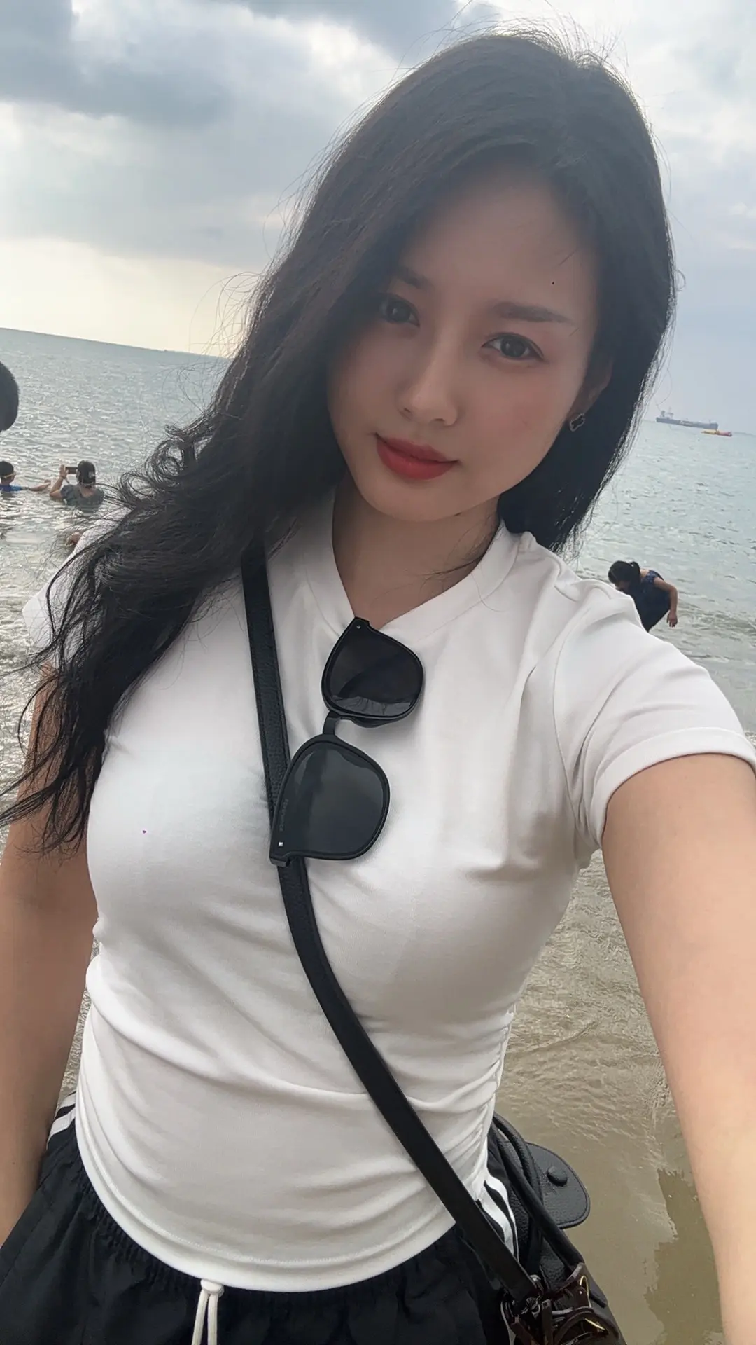 怀念的是我记忆里的你，而不是现在的你，见与不见我都想念