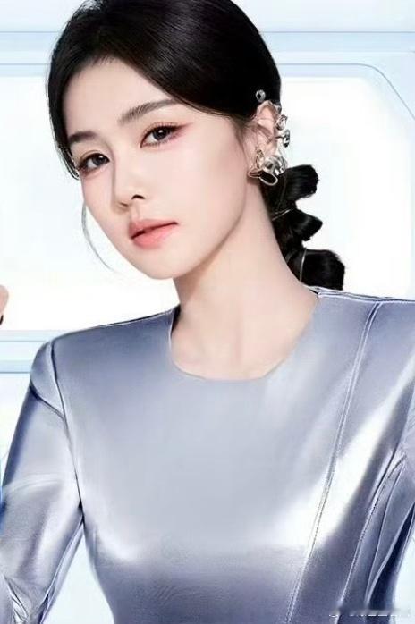 白鹿官宣新商务白鹿解锁新国货代言邂逅匠心国货，演绎别样魅力，白鹿全新商务代言正式