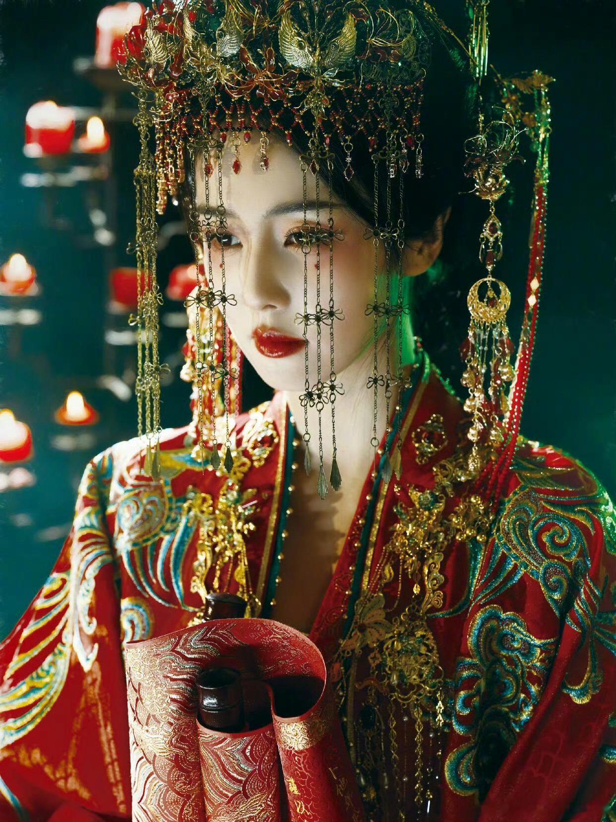 唐宫奇案之青雾风鸣 我的评分：唐宫奇案云合4.8% 白鹿《唐宫奇案》首播云合4.