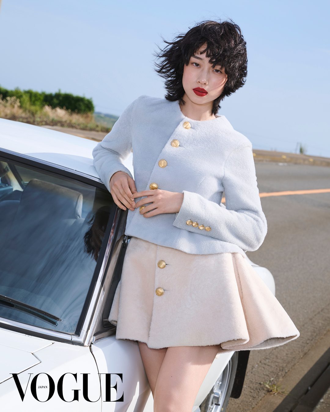 河合优实  × Vogue Japan 2026年八月刊海岸复古风大片上线，黑短