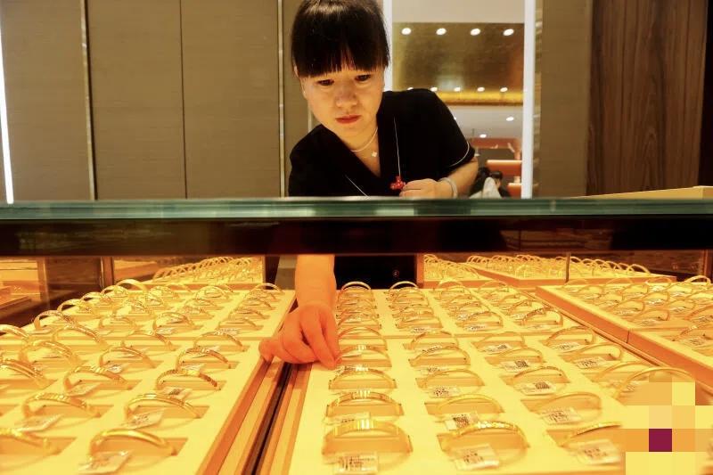 买三金变租三金，中国年轻人婚俗消费大变样！

“现在结婚，三金都租着来！”当身边