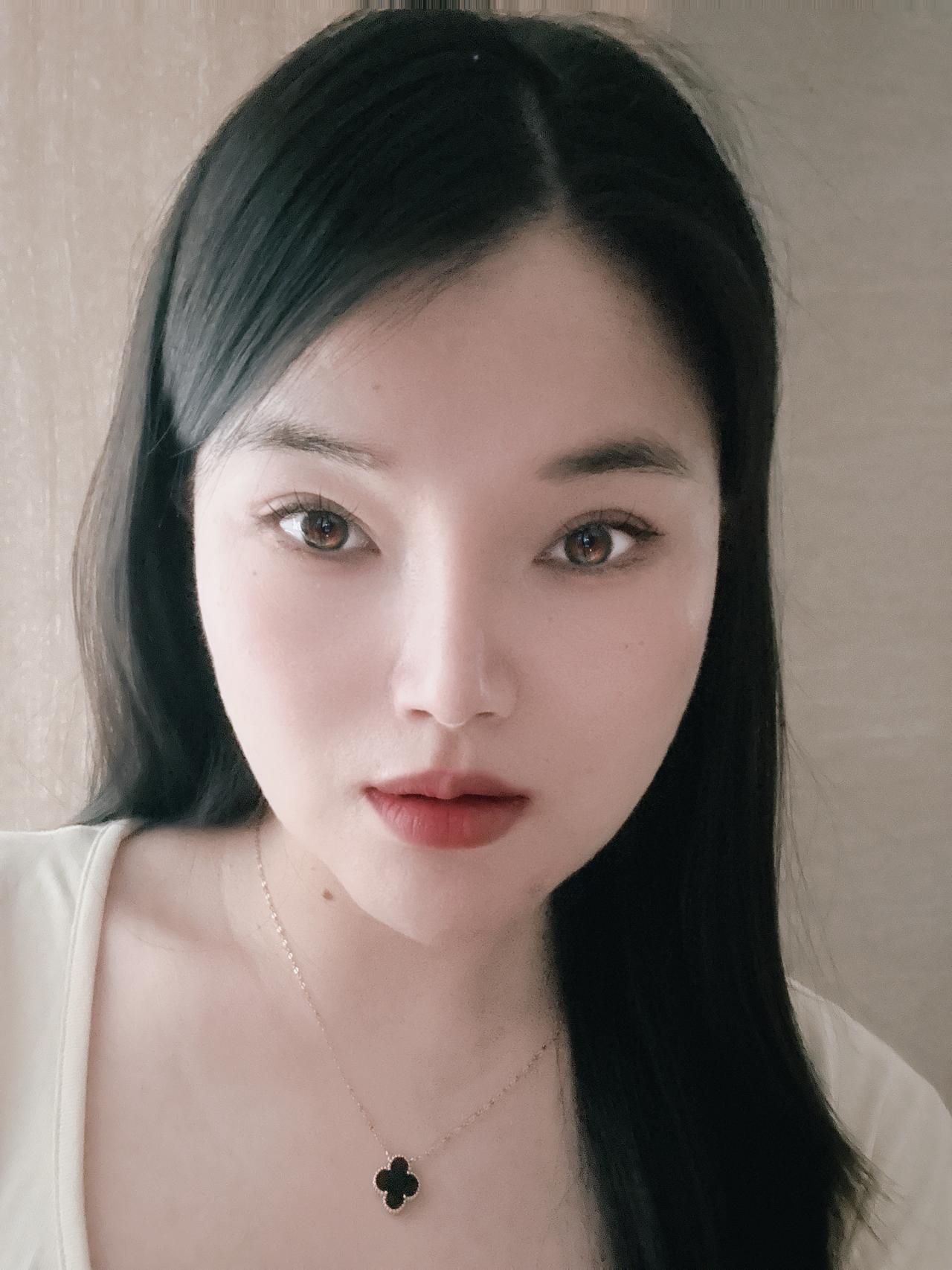 以色示人，色衰而爱持，以财示人，利尽则散。
如果一开始你靠金钱去维持这个关系，不