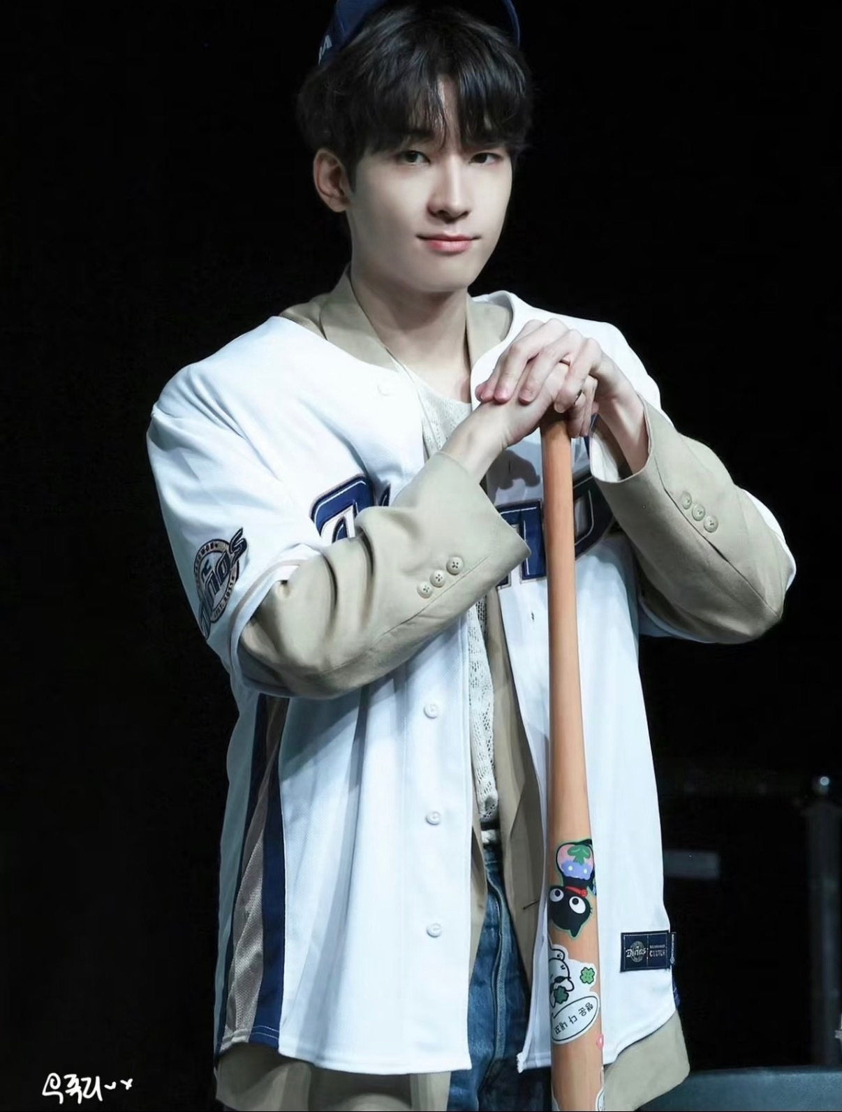 Wonwoo全圆佑[超话]  传说中的棒球社学长cr.水印 ​​​