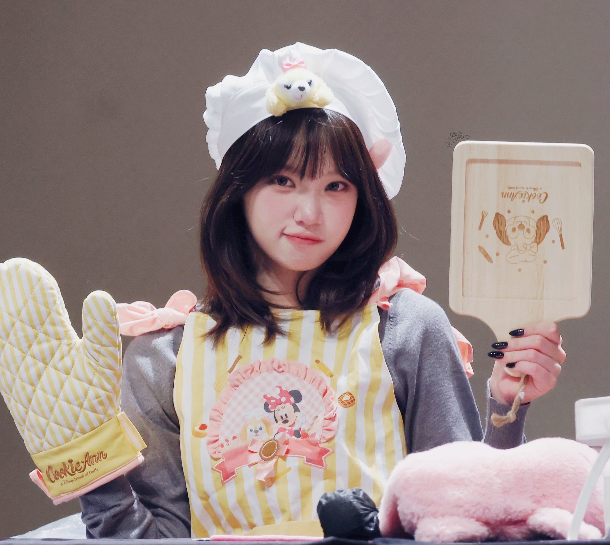 不如多关注我女神年末合作舞台。