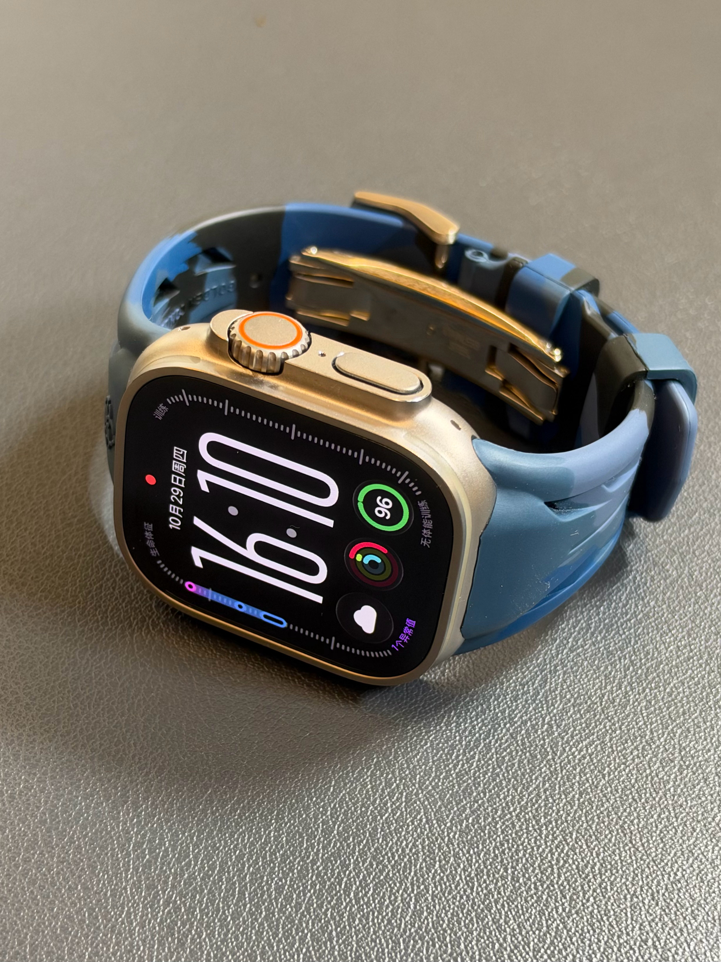 给Apple Watch Ultra换一个迷彩表带⌚️🔵⚫️平常一直带官方的A