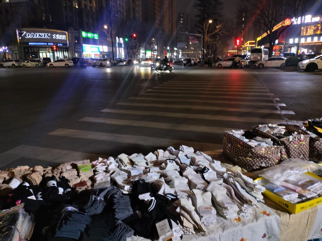 央视预报河南的天气有雨，河南台心里就打鼓了，有还是没有？越是各个天气预报软件都慌