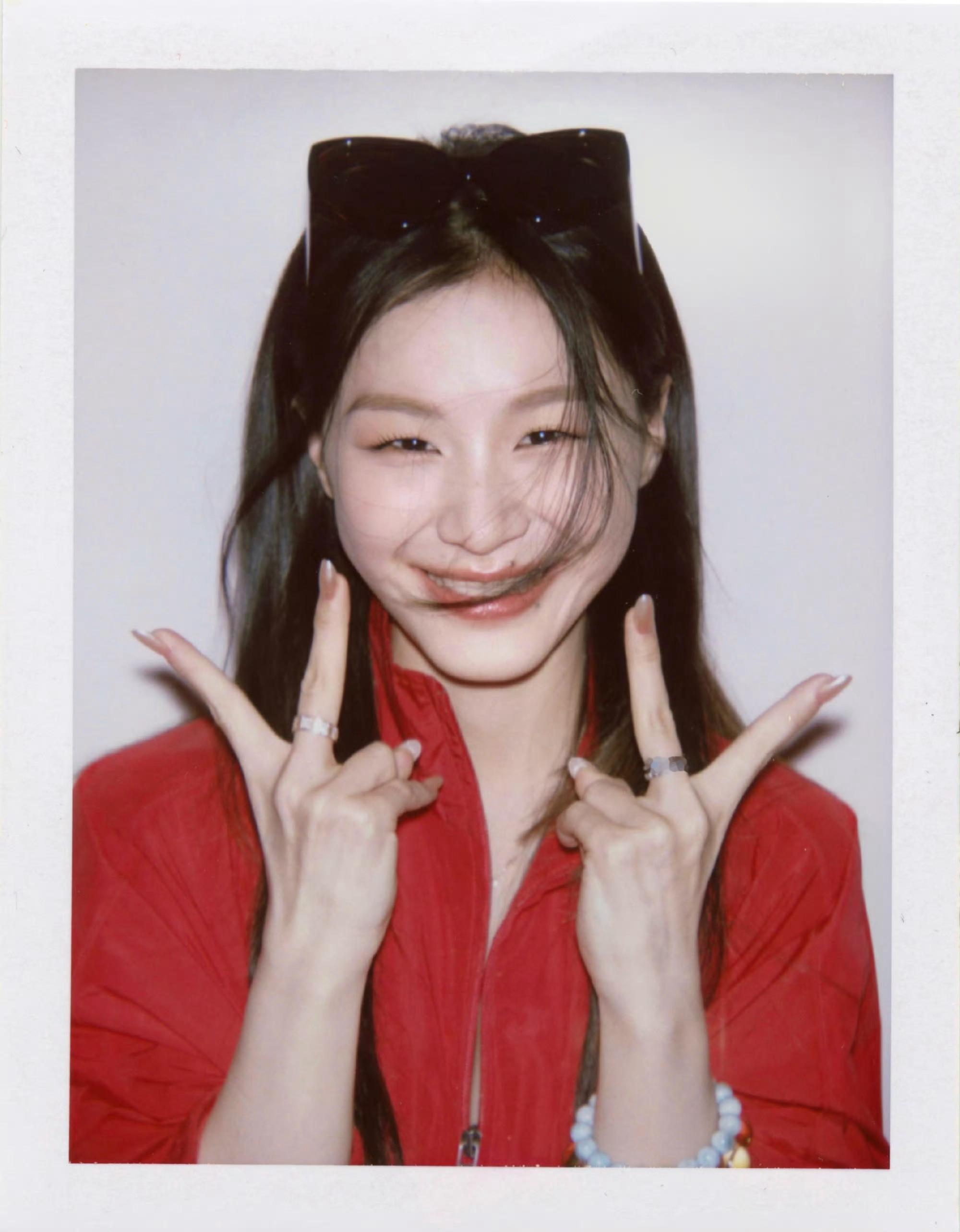 金靖无法抵挡撕拉片的魅力姐真的好有生命力！ ​​​