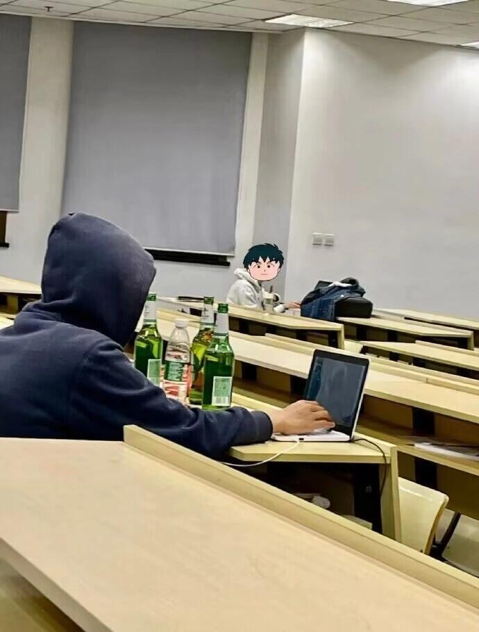 考研er桌上有什么都不奇怪 ​​​
