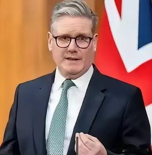 英国外交部宣布了
2025年4月29日，英国外交部宣布了一个重要决定：撤销一名俄