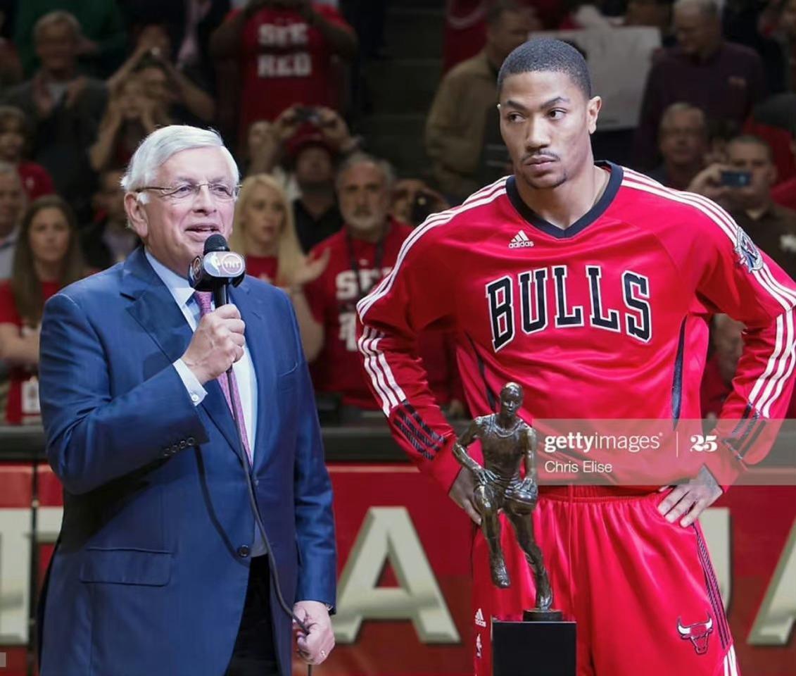 13年前的今天，22岁的罗斯成为NBA历史上最年轻的MVP。 🌹 ​ ​​​