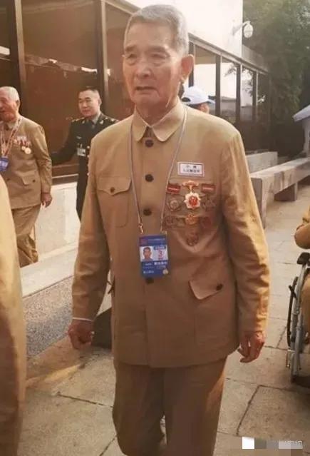 惊闻李成恩老首长于2026年5月1日凌晨3时许在家中安详辞世，享年95岁！愿老首