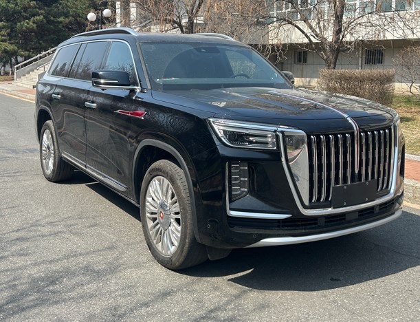 搭载新一代8GV40TD-03 V8发动机的红旗国耀亮相，最大功率可达410kw