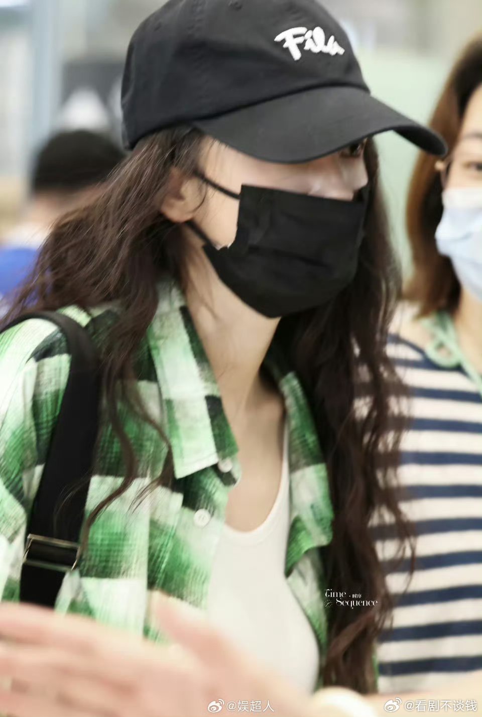 杨幂杀青出发回国杨幂新剧杀青回国啦！期待我们chase陈 