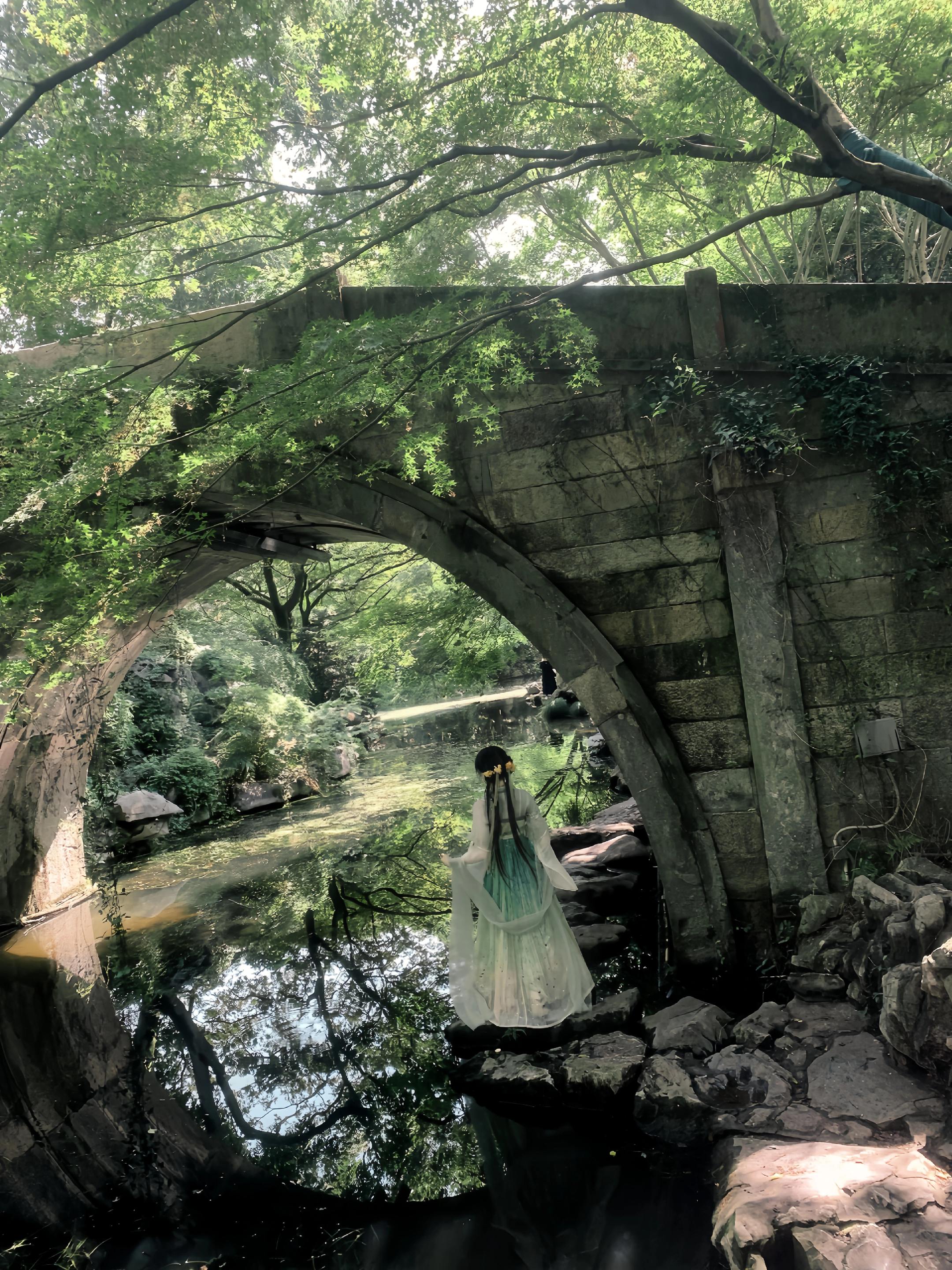 “观我旧往，同我仰春”