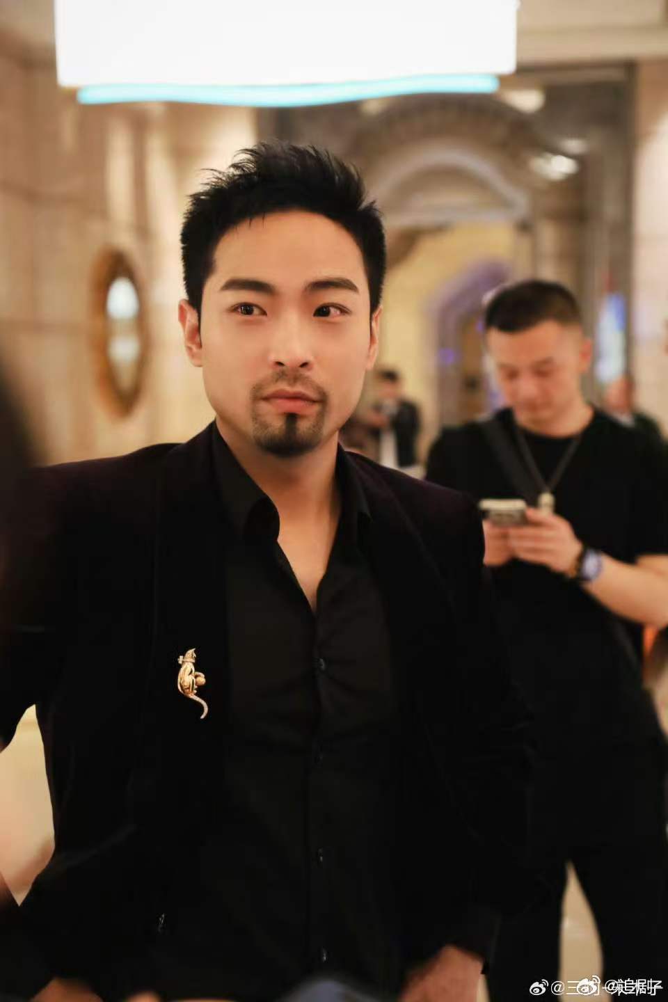 十个勤天妈妈开团宋木子秒跟 宋木子：我唱的是搞笑歌。阿姨们：不，这是合唱金曲。全