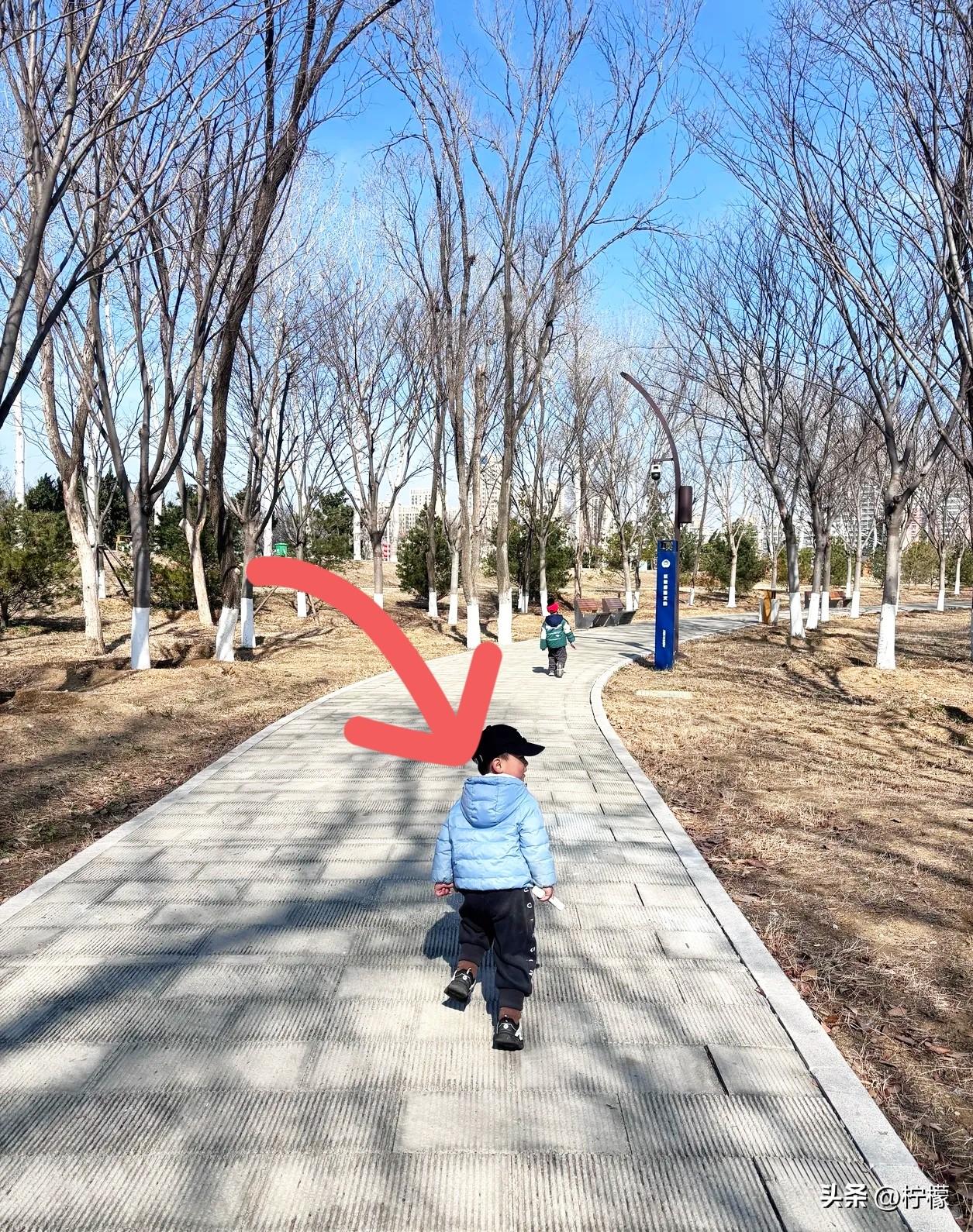 家长一定要告诉孩子别去第二现场！刷到人民日报一视频，真的惊出我一身冷汗，所有有女