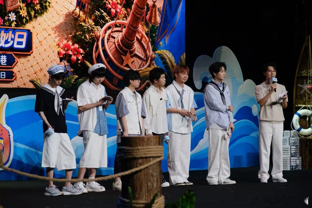 LGDNBW奇妙日见面会一场奔赴线下的碰面，把隔着屏幕的距离拉近。放下训练的疲惫