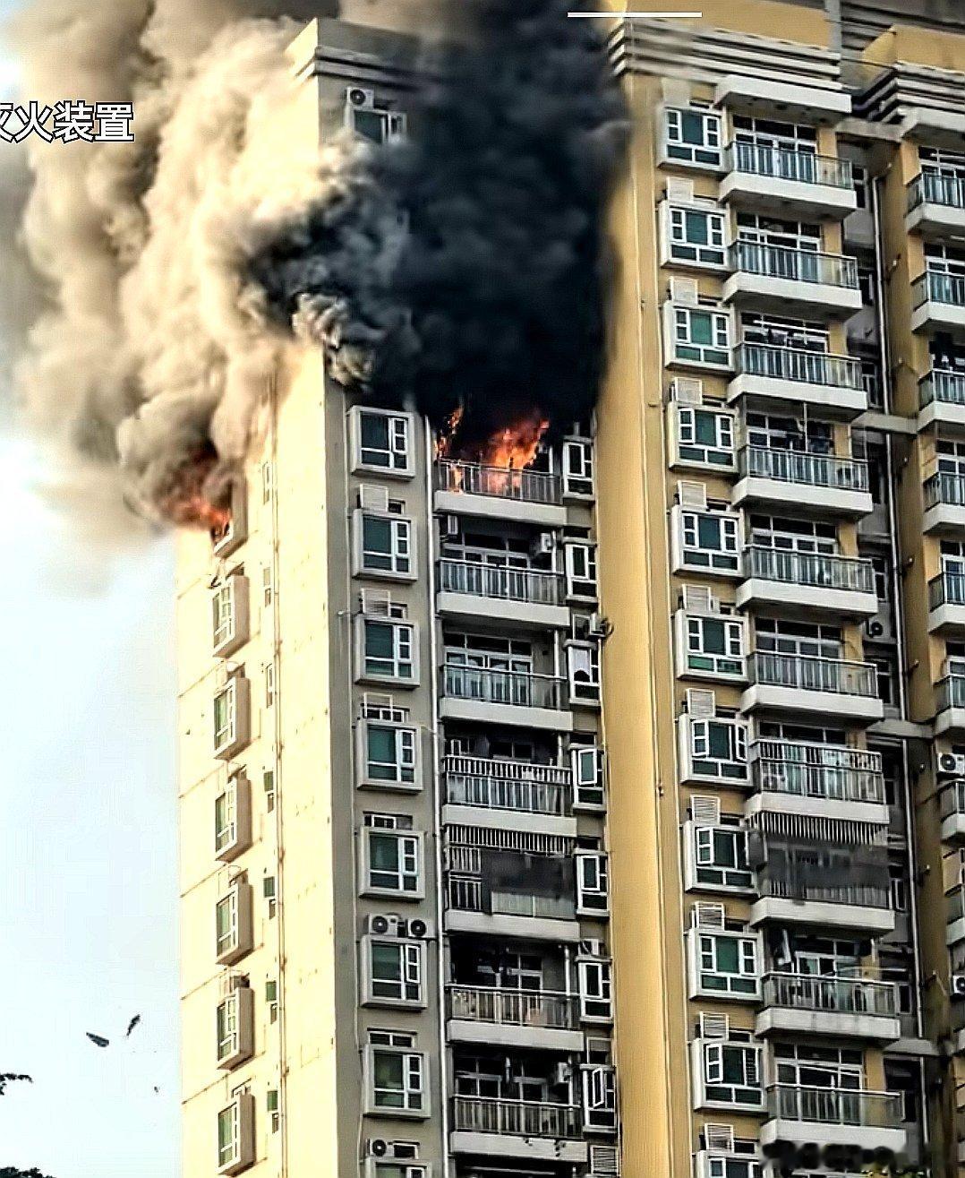 中国大陆广东省深圳市贝湖高层楼起火，这时候，无人机，靠科技去哪里了