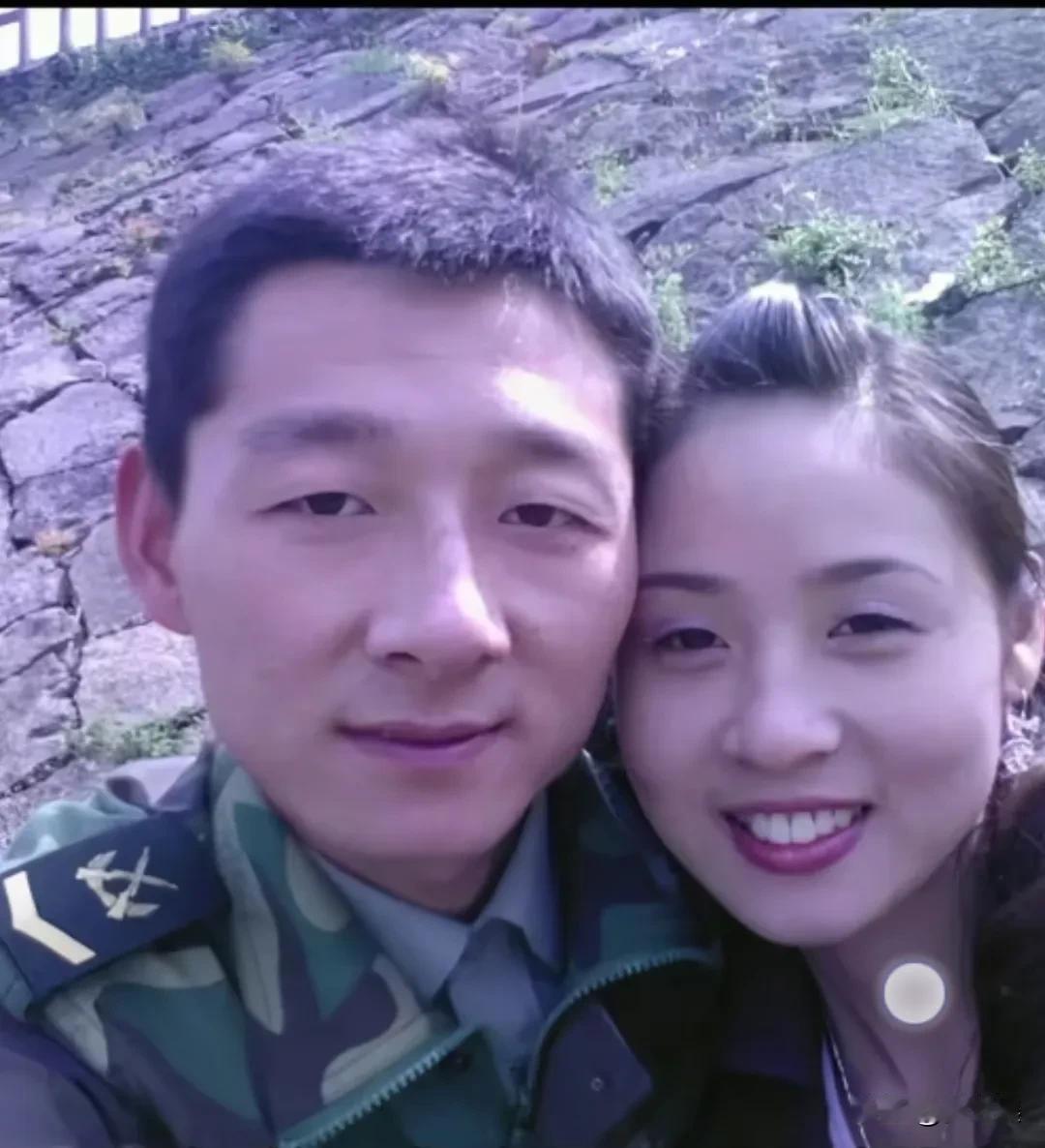 我陪你慢慢长大，你陪我慢慢变老！

潘小侠是陆磊的未婚妻，

2010年一场意外