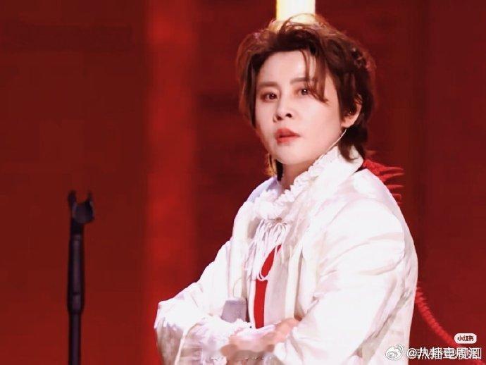 王濛王濛二公人气 乘风2026王濛二公人气太绝了！舞台上飒爽帅气，台下真实可爱，