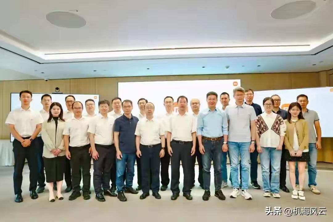 小米迎来好消息！代表团到访小米集团。
到访小米的代表团，除中国有研科技集团党委书