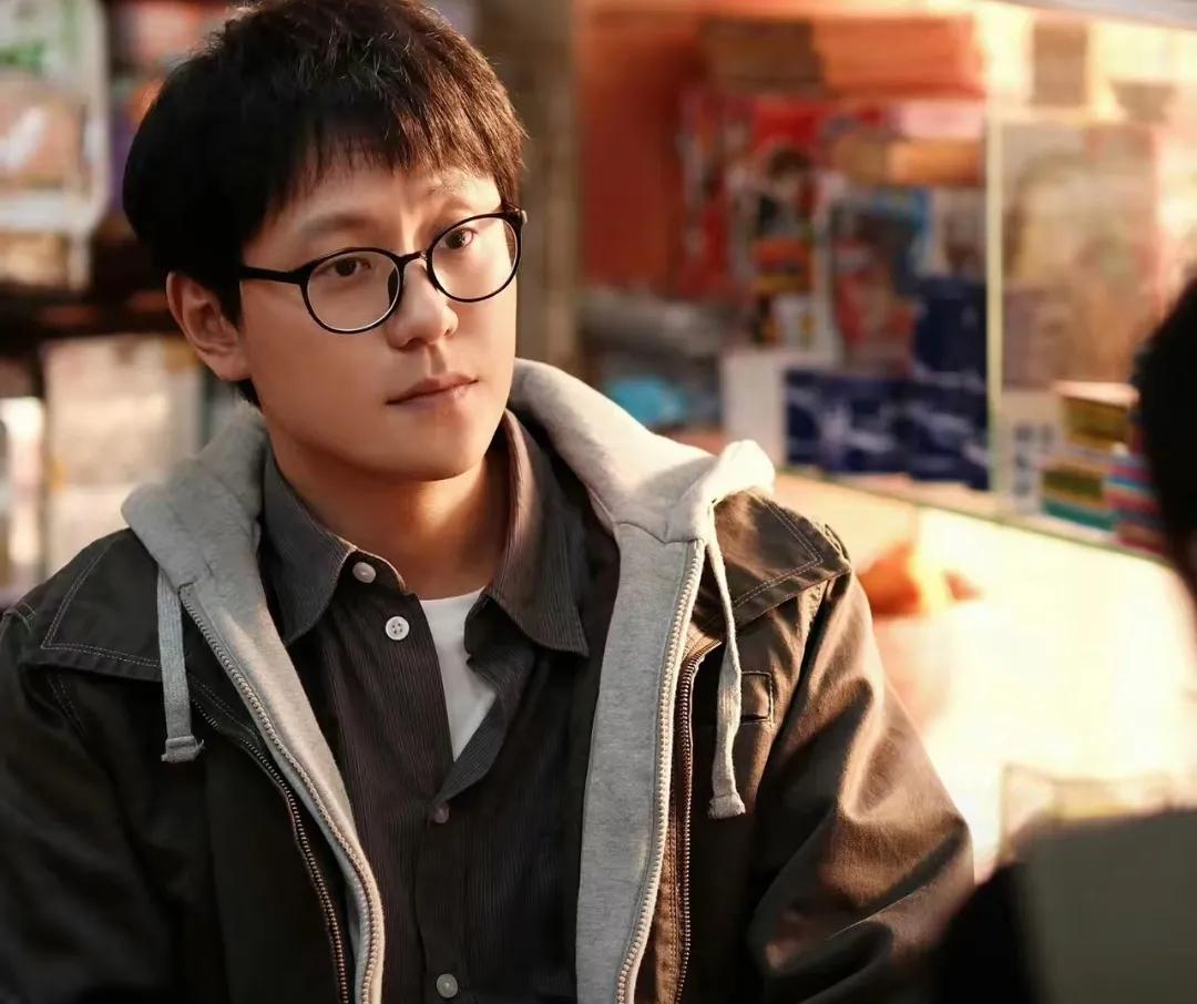 说起《凡人歌》
这部剧里的三位男主角
你最喜欢哪一位
​图一秦俊杰（演沈磊）
图